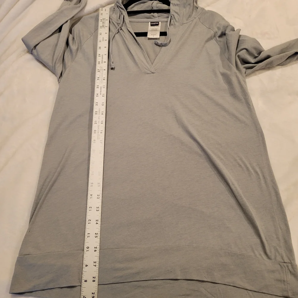 Patagonia Long Sleeve Lightweight Hoodie Women's Size Large - Picture 4 of 6